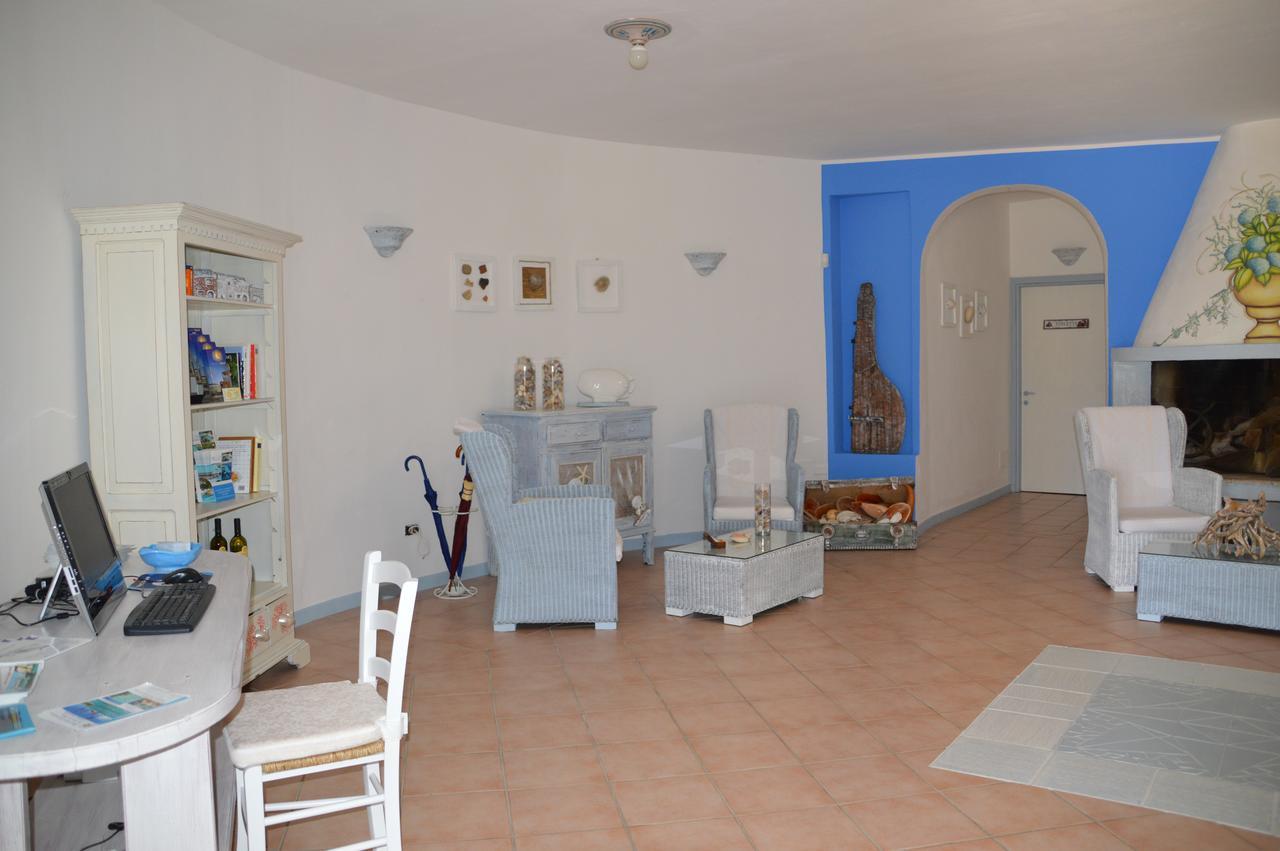 Hotel Il Timone Cugnana Exterior foto